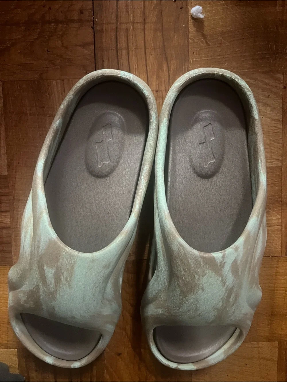 Skylrk slides New York pop up shop